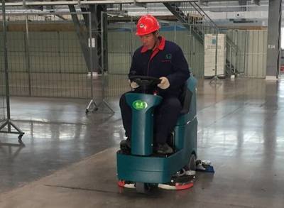 工廠用洗地機什么牌子好?大企業都在用這個品牌