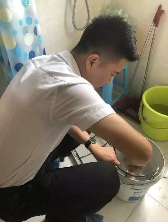 羅蘭品質(zhì)服務(wù)月,免費(fèi)空調(diào)清洗在行動(dòng)